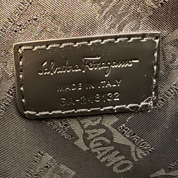 AUTHENTIC SALVATORE FERRAGAMO UNISEX BUSINESS BAG - BLACK - Picture 3 of 13